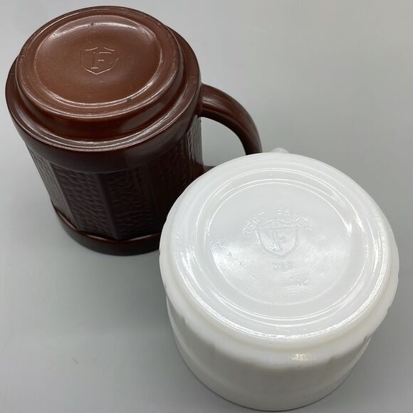 Vintage Stamped Federal Glass Barrel Paneled Mugs One Brown One White - Picture 8 of 8